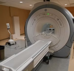 GE HealthCare Signa HDxt 1.5T — representative model photo